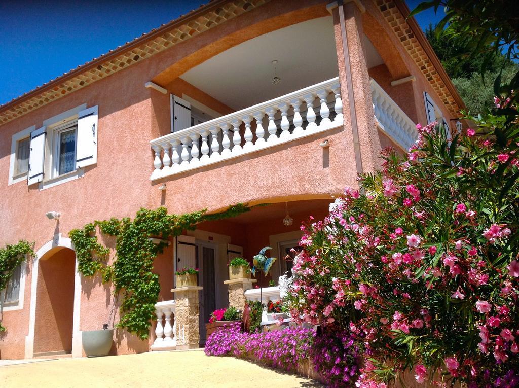 Chambres d'hôtes Les Noisetiers Digne-les-Bains Exterior foto